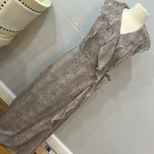 Elegant Gray Sleeveless Dress
